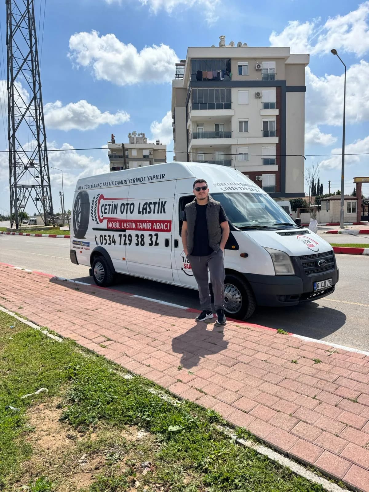 Antalya mobil lastik tamircisi servis aracı ve yerinde lastik müdahalesi